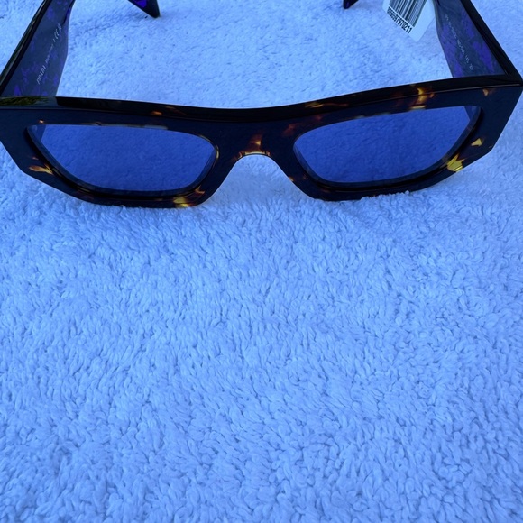 Prada Brown Sunglasses with Geometric Design - Picture 10 of 14